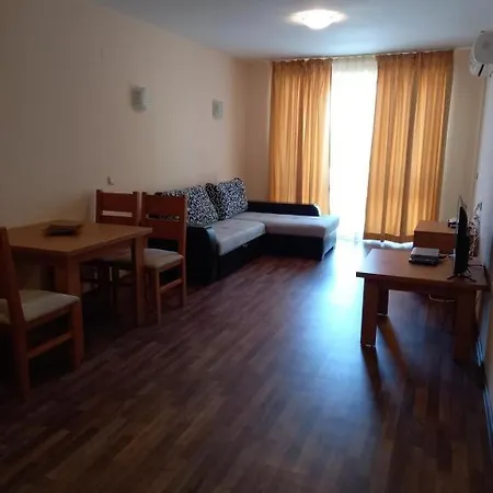 апартамент в комплекс Golden Beach, Sunny Lägenhet